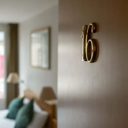 Les Voyageurs Hotel